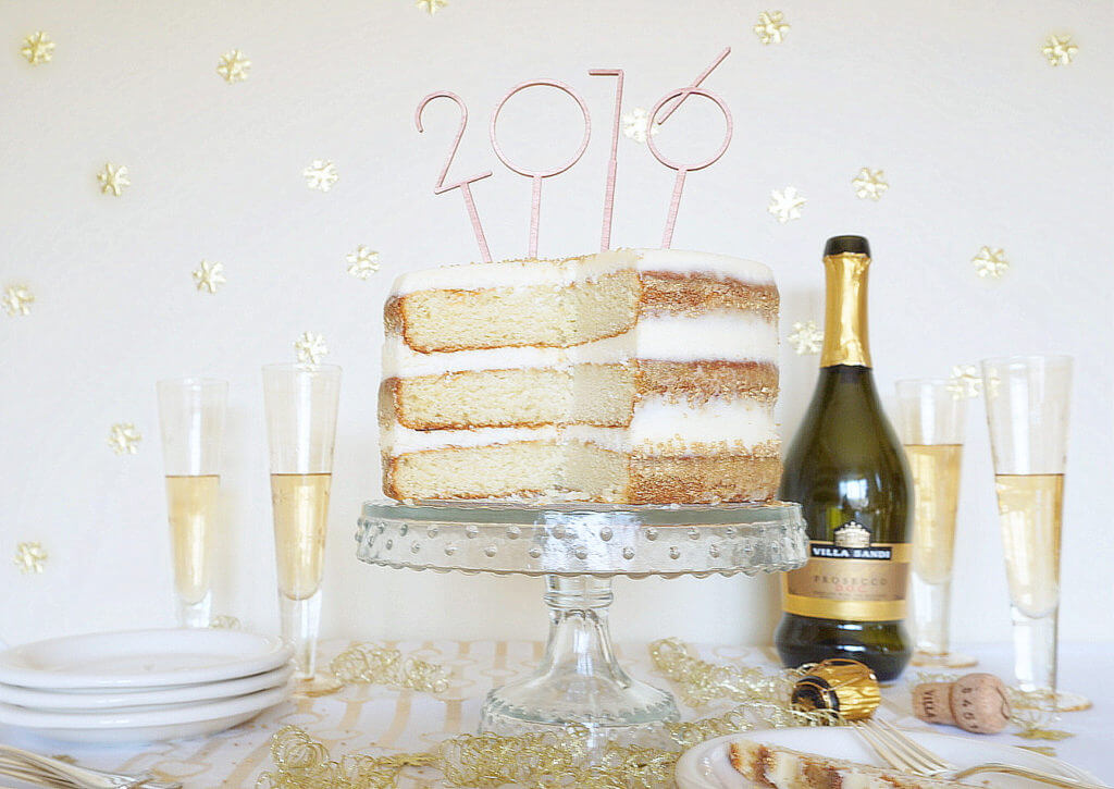 This Champagne Cake is the perfect make ahead cake to ring in the New Year (and to impress your guests)! I had so, so much fun making this cake … www.bakingforfriends.com