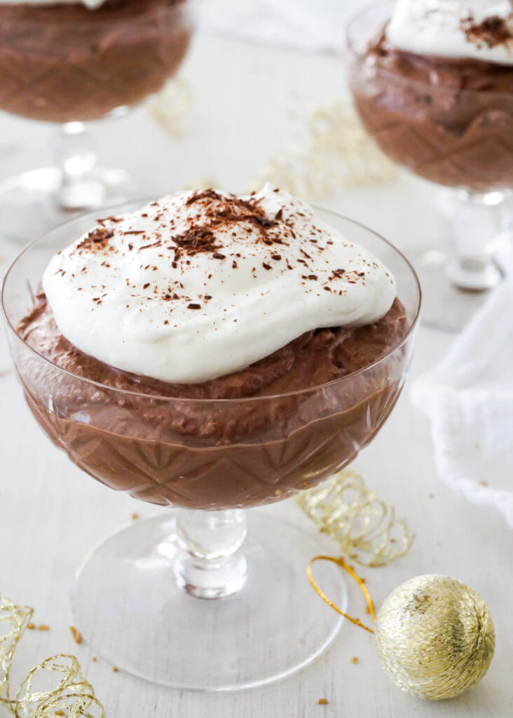 Only 4 ingredients and super easy to make chocolate mousse, perfect for New Years.