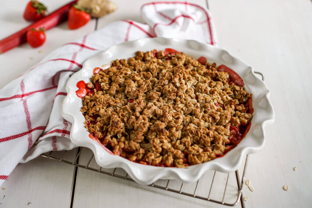 Old Fashioned Strawberry Rhubarb Crisp with Ginger