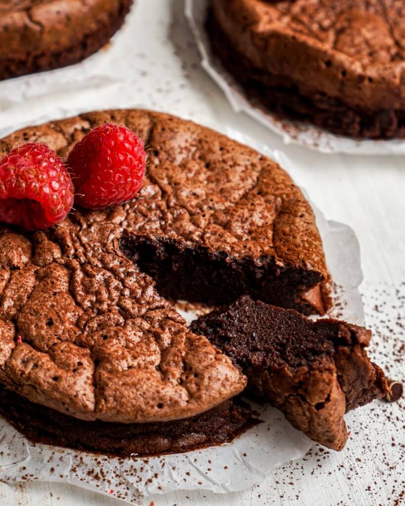 Mini Flourless Chocolate Cakes 