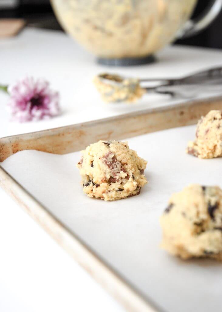 How to Make Almond Flour Chocolate Chip Cookies