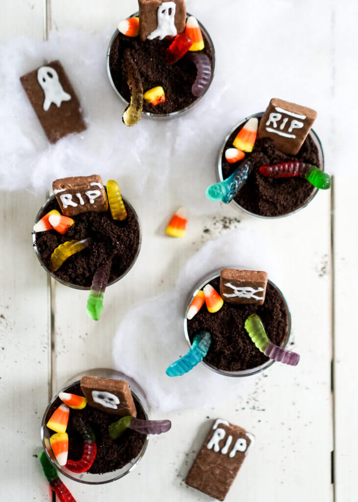 Halloween Chocolate Pudding Graves 